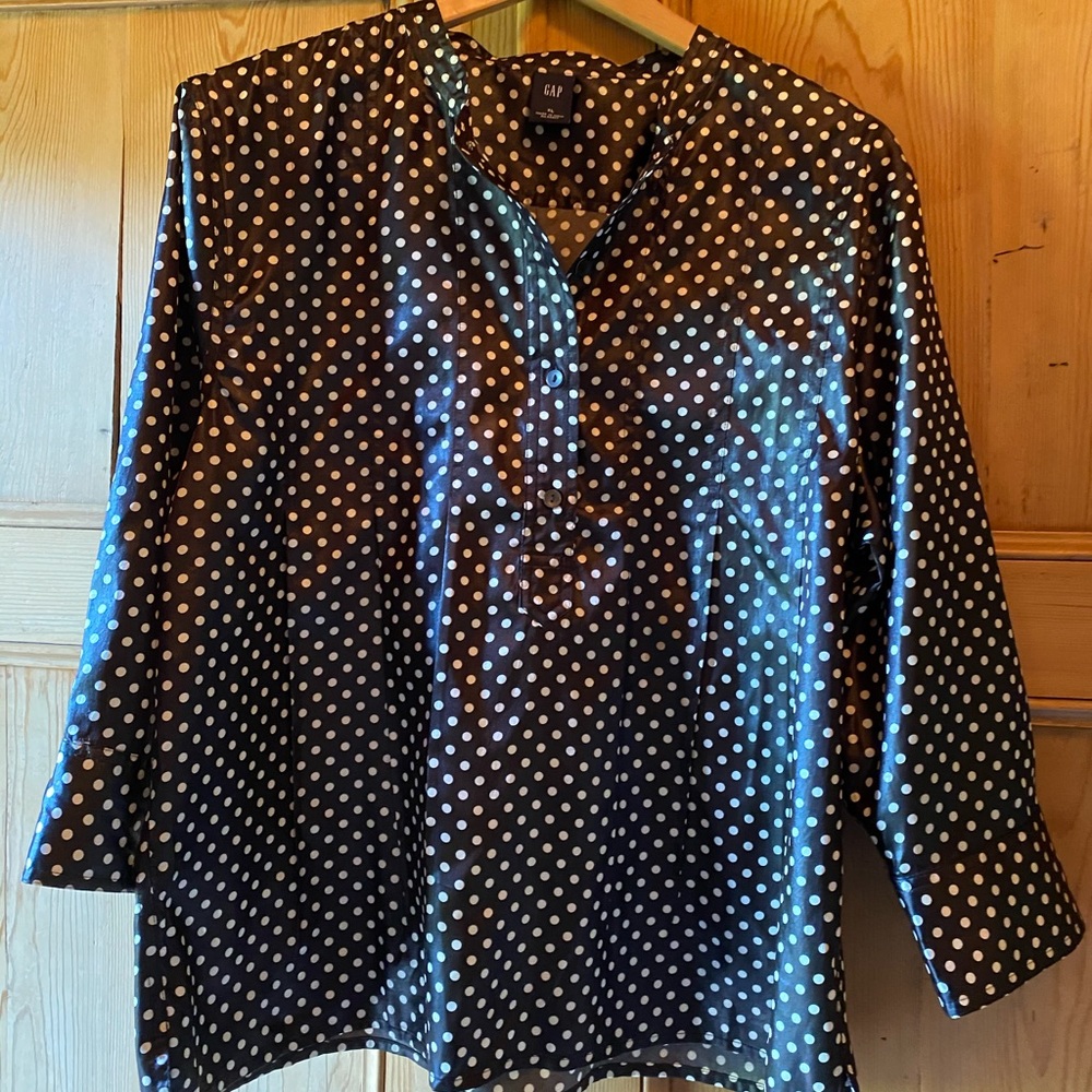 Gap, black and white spot popover blouse